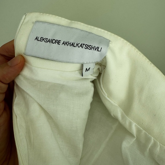 Aleksandre Akhalkatsishvili Stylish White and Gold chains cape - Picture 5 of 9